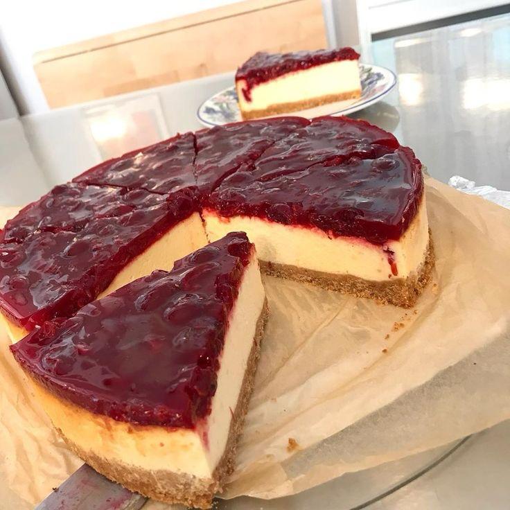 Cheesecake Vişneli ( 12 Dilim )